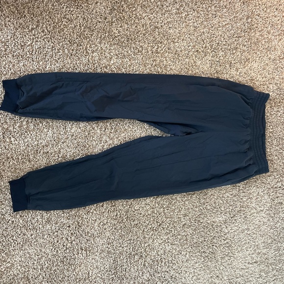 Lululemon Navy Joggers Size 6 - Picture 1 of 3